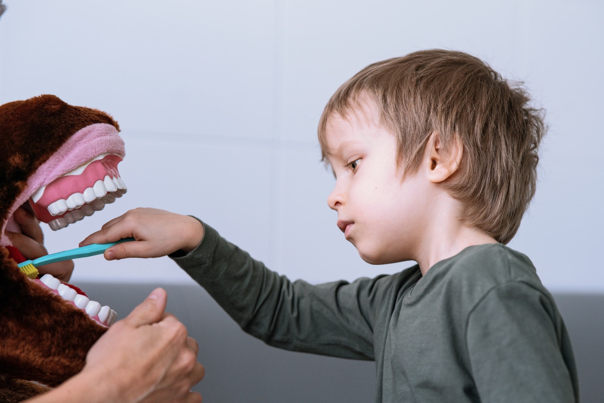 How should oral and dental care be in children?