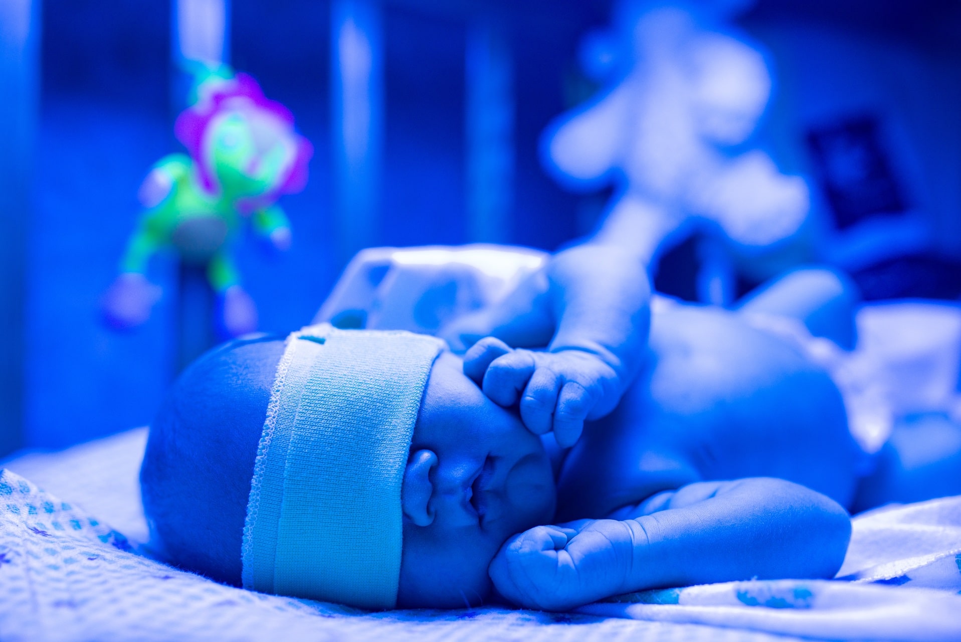 What is neonatal jaundice? 