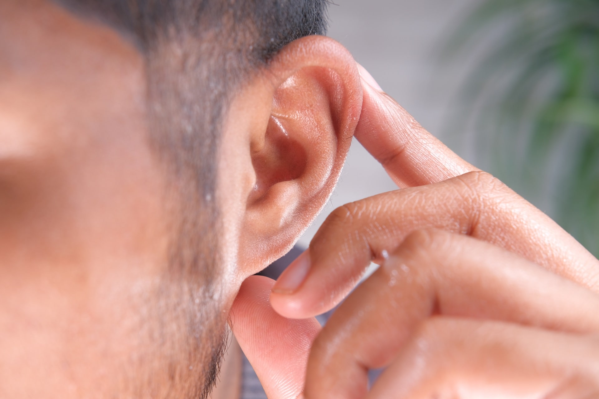 The ordeal of the summer months: Water in the ear