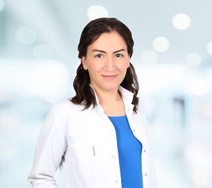 Dentist Raziye Eren